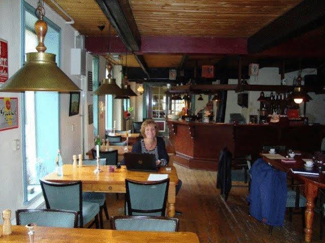 Отель De Oude Smidse Westernieland Экстерьер фото